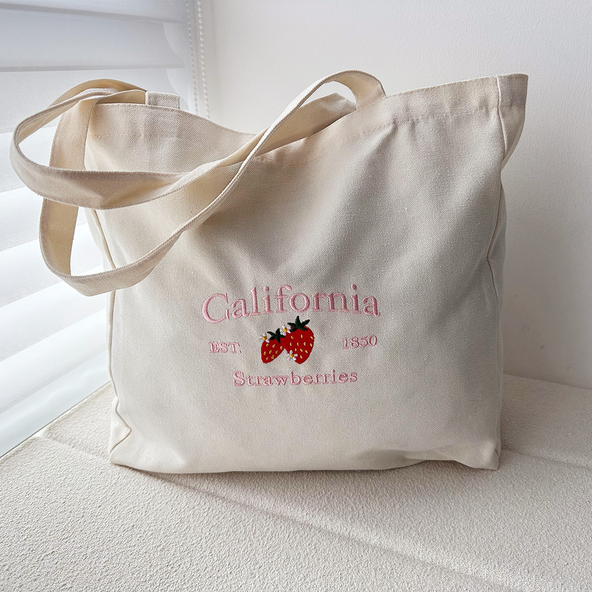 Street Fashion California - California EST.1850 Strawberries Vintage Embroidered Women